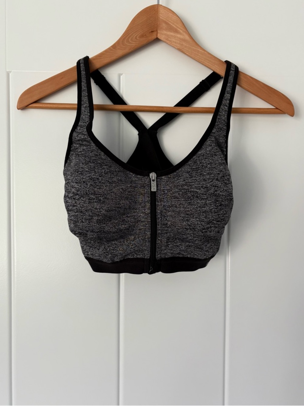 Victoria's Secret VSX Knock-Out Sport Bra Front Zipper